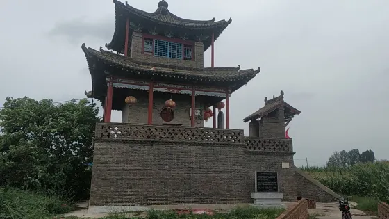 新絳縣龍泉村