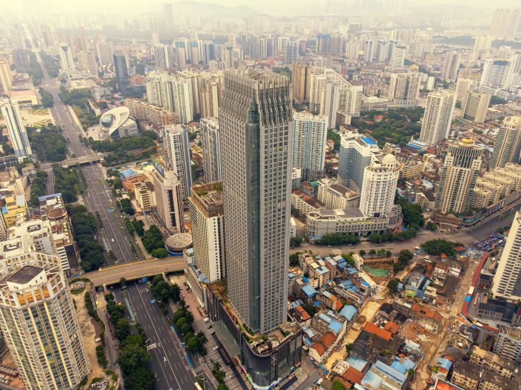 Chaoyang Square/Zhongshan Road (Urban center, shopping and cuisine variety)