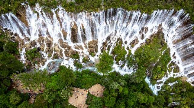 3-Day Sichuan Private Tour from Chengdu· Chengdu Research Base of Giant Panda, Jiuzhaigou, Huanglong Scenic Area