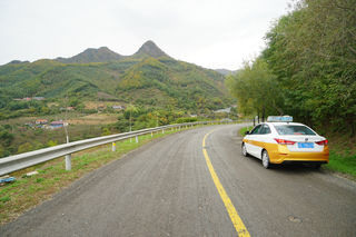 枫叶红了长白山（鸭绿江畔小山村）