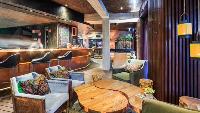 Salmora Live Kitchen&Bar