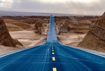 察尔汗盐湖+水上雅丹+龙脊山一日游【纯玩8人团｜市区接送】【‌一日串联三大奇观‌：盐湖“翡翠千岛”、水上雅丹秘境、戈壁公路大片，摄影出片率100%‌】