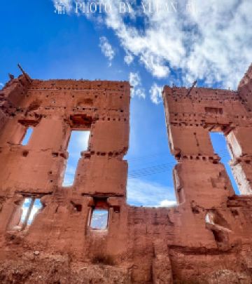 察雅游记图文-西藏也有千年古镇，一边是古老废墟，一边是繁荣新城，值得一游