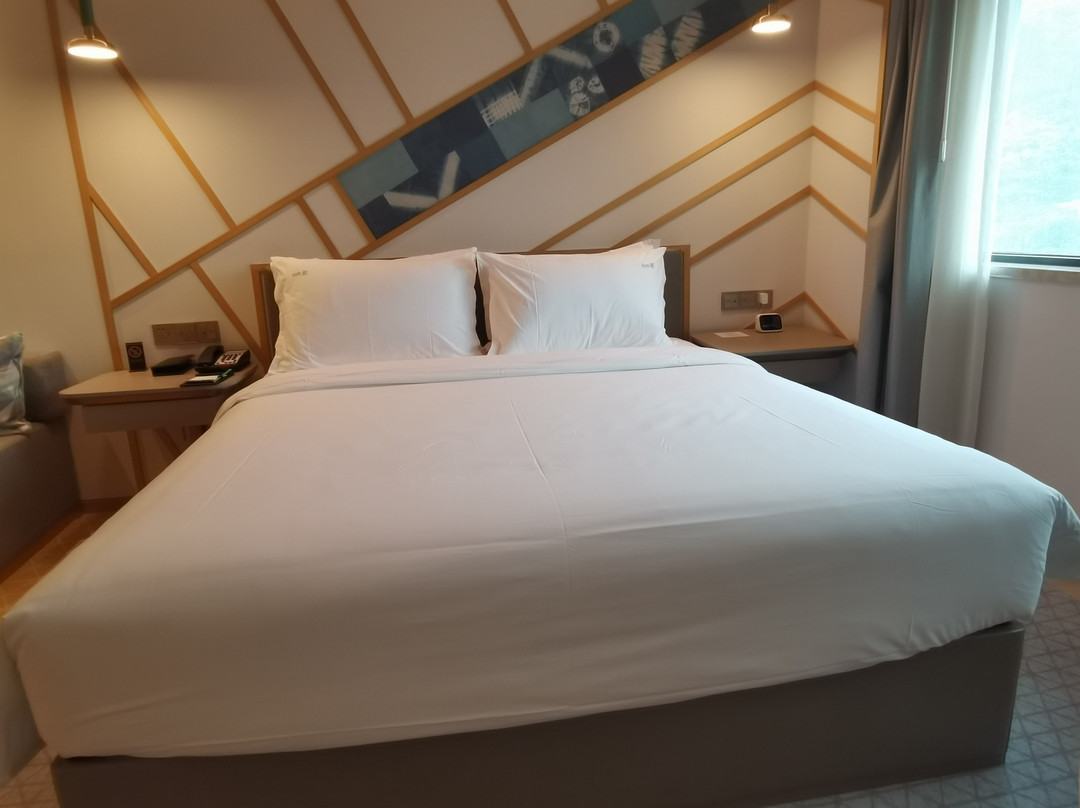 铜仁万山假日酒店主图