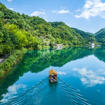 铜仁+梵净山+铜仁大峡谷+铜仁古城+怀化大峡谷+飞虎队纪念馆+龙津风雨桥+芷江天后宫+东江湖旅游区+东江湖凤凰岛景区9日8晚私家团