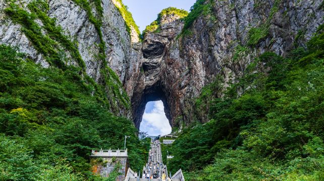 4-Day Exclusive Zhangjiajie & Fenghuang Private Tour·Tianmen Mountain and Fenghuang Ancient Town丨Core Scenic Areas and Majestic Views
