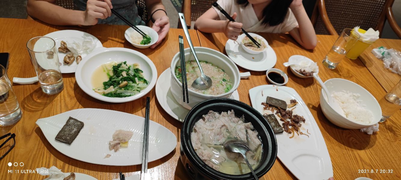 半月山温泉酒店二楼中餐厅餐厅图片