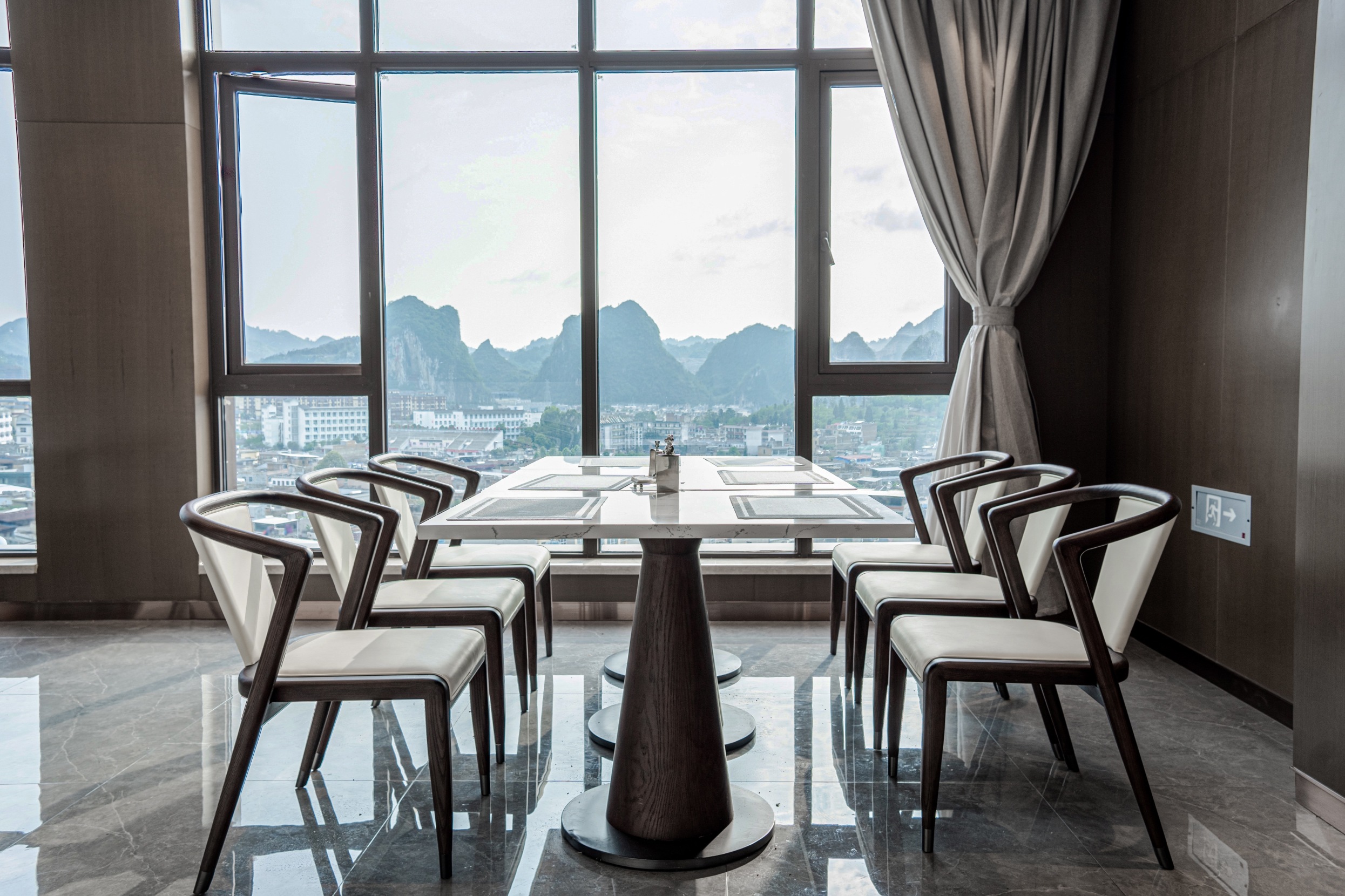 墨云酒店·云餐厅