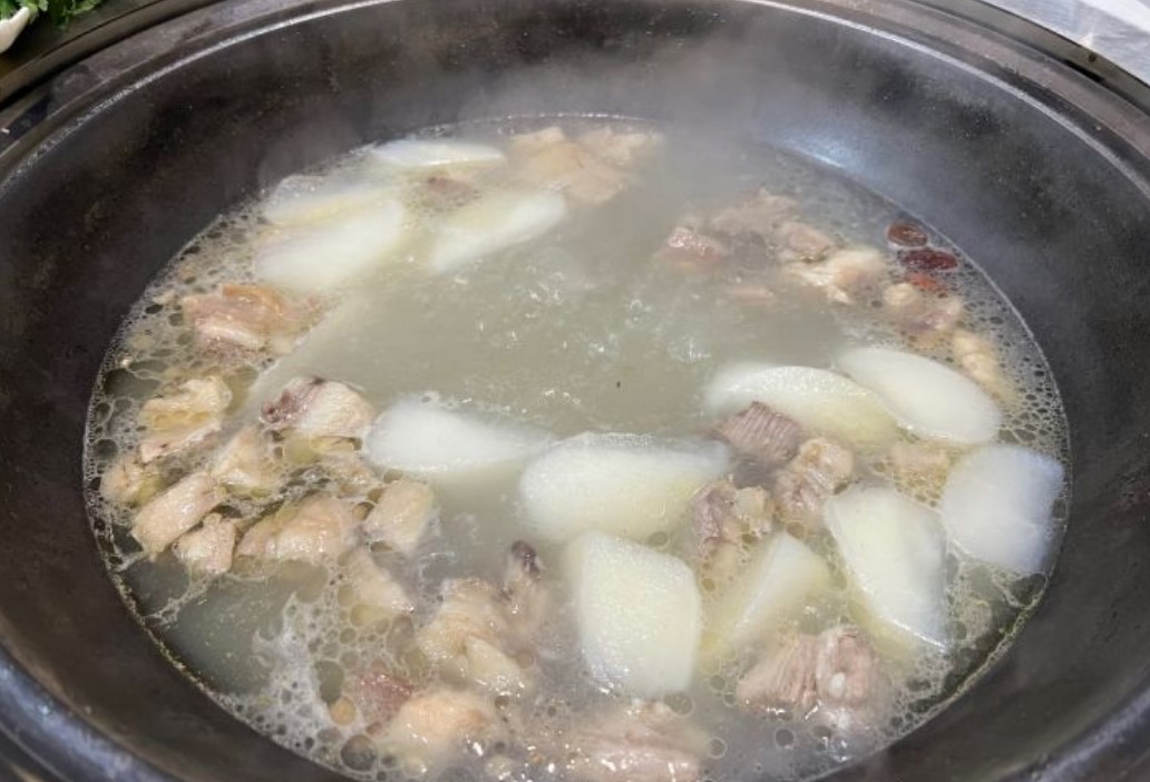 回到从前铁锅烀羊肉