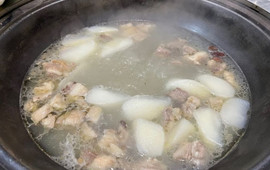 回到从前铁锅烀羊肉