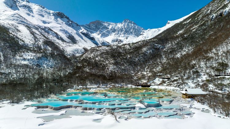 3-Day Sichuan Private Tour from Chengdu· Chengdu Research Base of Giant Panda, Jiuzhaigou, Huanglong Scenic Area