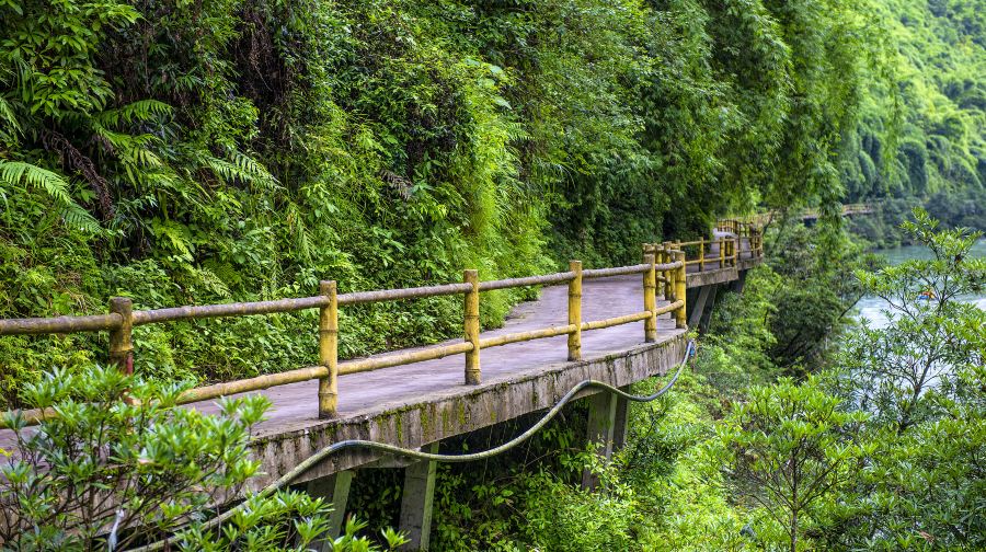 阿依河漂流