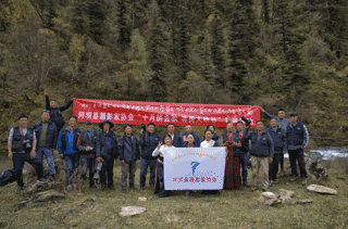 美美美!阿坝州又一处彩林宝地红了,人少免费耍!