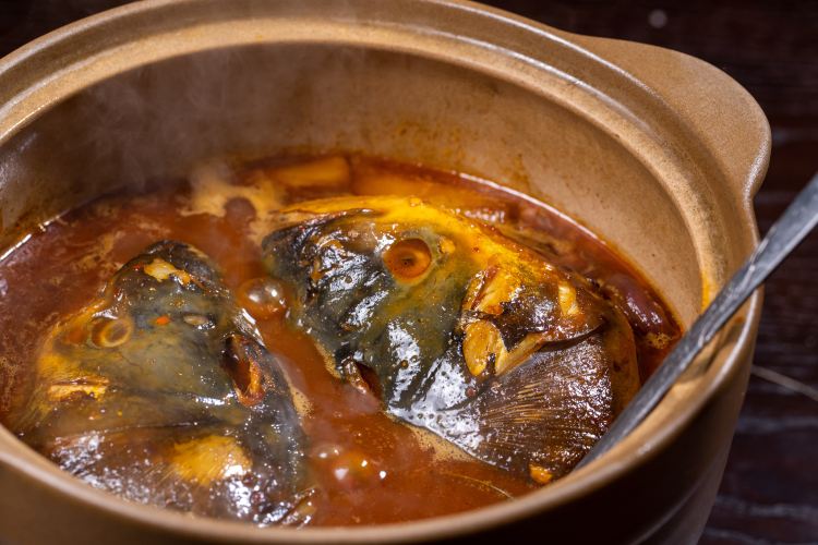 Stewed Carp in Sand Pot