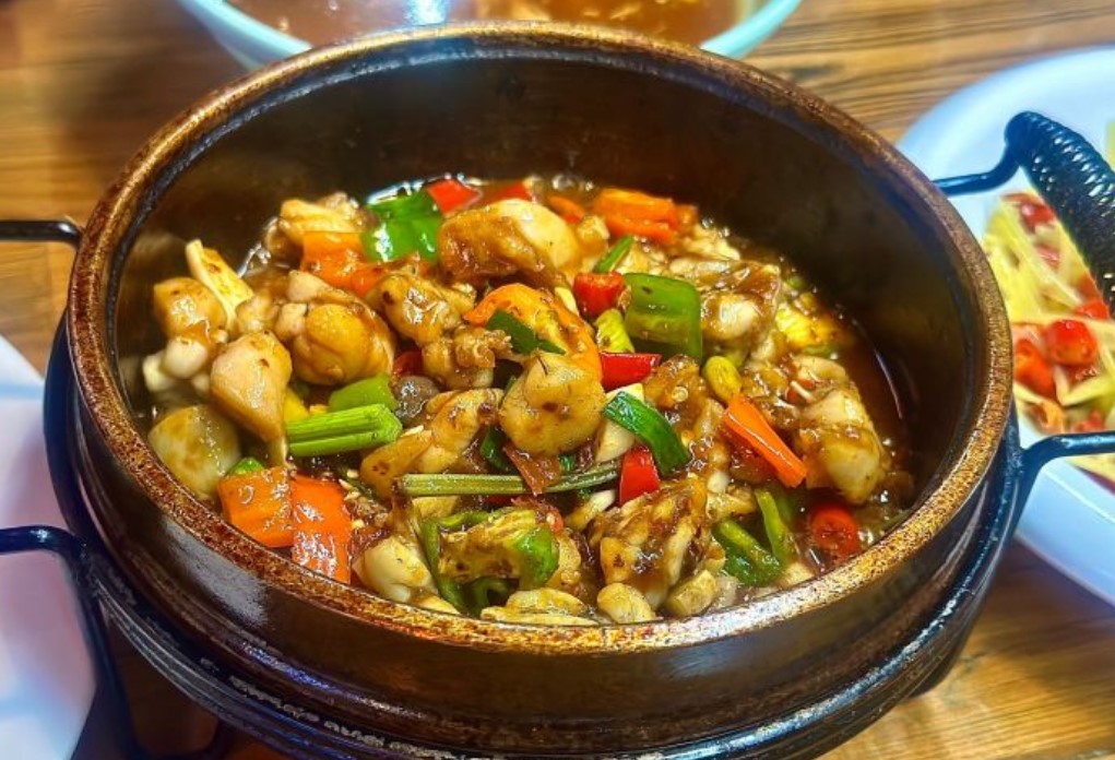 悦食楼餐厅·邀乐楼北京烤鸭铜火锅涮肉(国金中心店)餐厅图片