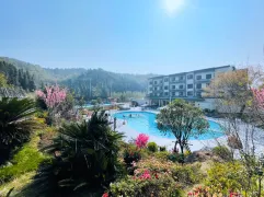 3-Day Chenzhou Tour: Autumn Scenery, Enjoy Hot Spring Paradise