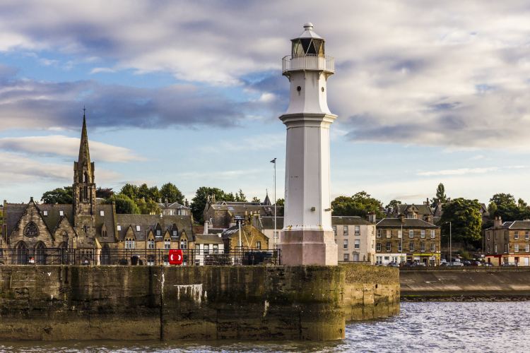 Leith(Vibrant dining scene, waterfront charm, historical significance)
