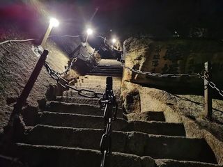 高手为什么在华山论剑？险中求胜，方显大侠气概