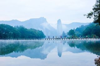 朱潭山仙都景区的精华所在，有百部影视剧在此取景，简直美到哭
