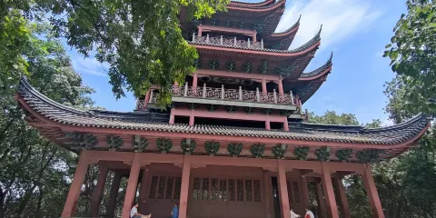 西山公園(徐志摩墓)