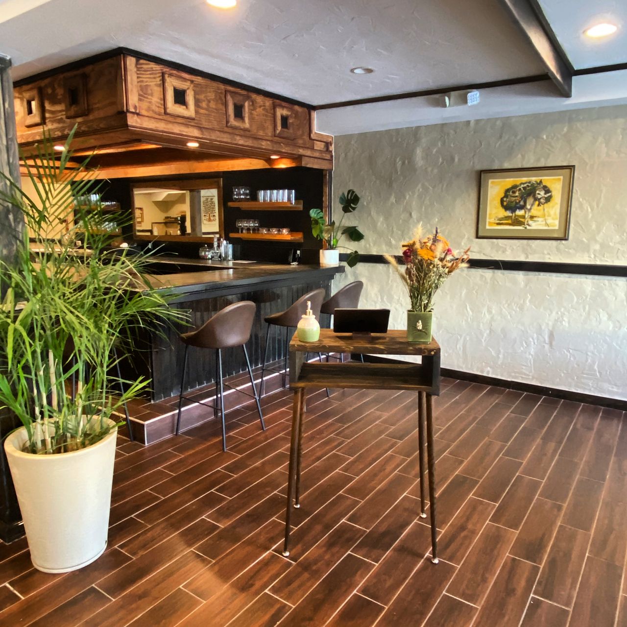 Aster Midland Michigan餐厅图片