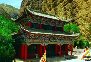 武山摩崖石窟+大像山石窟一日游【水帘洞-拉梢寺纯玩】+姜维墓【天水石窟文化+自然风光之旅， 是天水麦积山石窟文化的重要补充，推荐指数仅次于麦积山石窟】