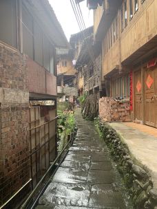 黄洛红瑶寨-龙胜-不可触碰撞的鱼