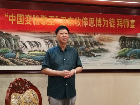 一个南宁人,报菜名如此顺溜,原来他是相声界的名师高徒