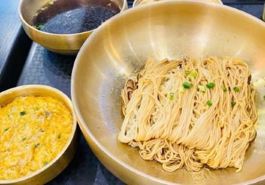 贡梅·蟹粉拌面(嘉定新城店)