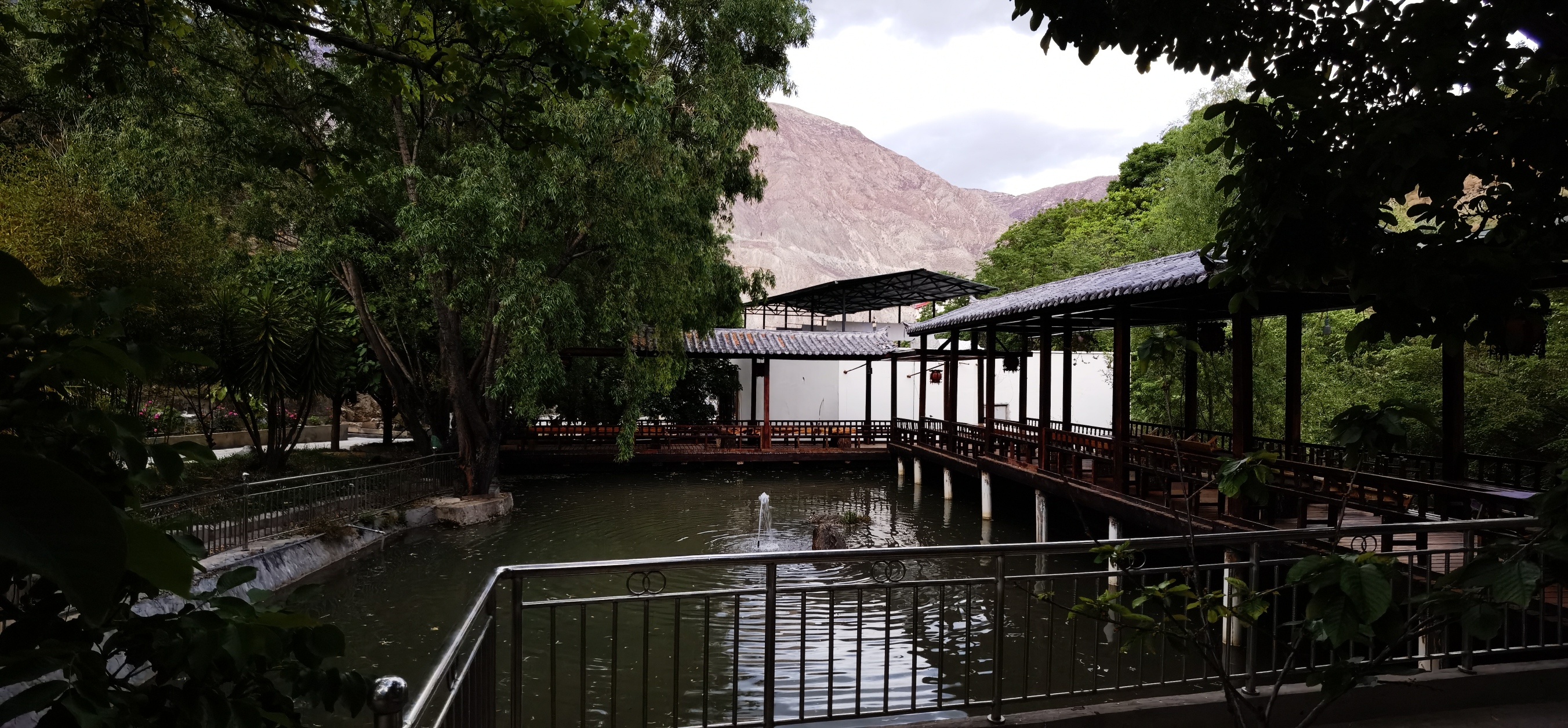 德钦石义庄园·餐厅