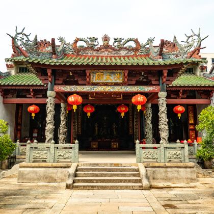 湛江+湖光岩风景区+湛江红嘴鸥游船+金沙湾观海长廊+茂名+高州仙人洞景区+高州冼太庙+岭南凤凰园+东海岛6日5晚私家团