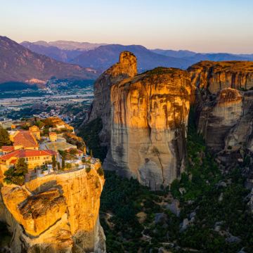 希腊雅典+圣托里尼+扎金索斯+德尔菲+卡兰巴卡11日9晚私家团