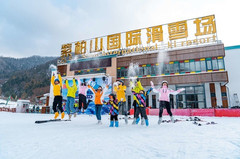 留坝游记图片] 秦岭雪乡｜看社火、赶小集、嬉雪逐冰，秦岭最好玩的滑雪场开园啦！