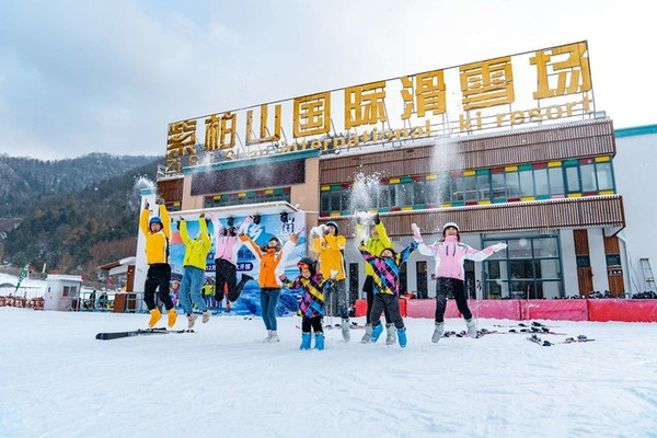 秦岭雪乡｜看社火、赶小集、嬉雪逐冰，秦岭最好玩的滑雪场开园啦！