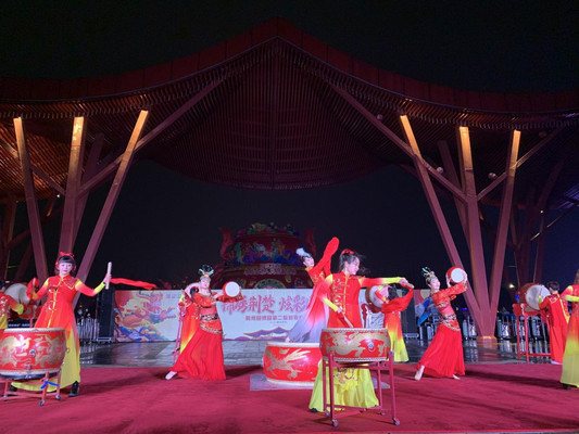 赏花灯、观表演、吃美食……这个春节,荆州人就该这样过