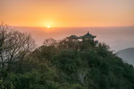 1-Day Mogan Mountain Tour: Explore Historical Sites and Natural Scenery, Visit Revolutionary Relics and Mountain Landscapes