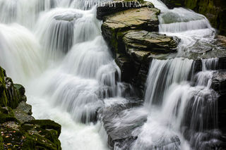 湖北大山里的奇观，山中溶洞长达60公里，山外瀑布堪比黄河壶口
