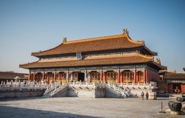 5-day 4-night · Group Tours · Beijing + The Palace Museum + Imperial Ancestral Temple + Old Beijing Hutong Tour + Mutianyu Great Wall + Temple of Heaven + Summer Palace · Immerse yourself in imperial Beijing: discover the Palace Museum and Temple of Heaven, climb the Great Wall for sweeping mountain views, and experience the charm of siheyuan courtyards. Rest in 4-star hotels with premium service, blending the city's ancient grandeur with relaxed travel moments.