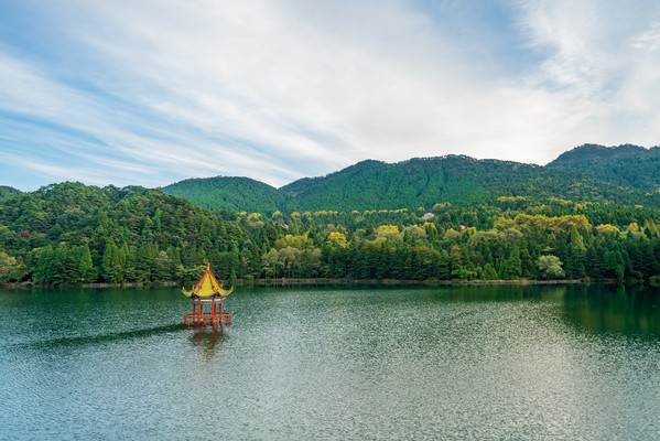 万里晴空神仙运,三天两晚带你,上庐山,坐缆车,下叠泉!