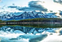 Bourgeau Lake景点图片