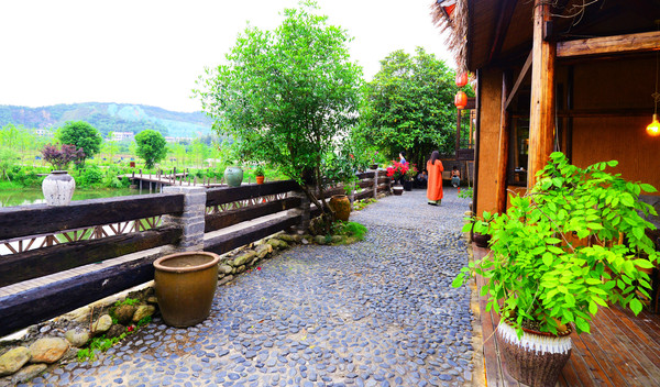 溪霞忘忧村击中了城里人的痛点