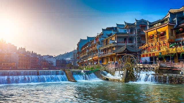 来一场“天空之城”梵净山与凤凰古城的梦幻联动旅行