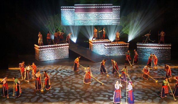 漳扎镇藏迷大剧院演艺中心