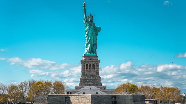 2-Day Philadelphia and New York Tour·Independence National Historical Park, One World Trade Center Observatory, Liberty Cruise and Hudson Yards - Vessel