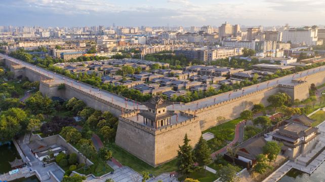 3D2N · Group Tours · On this tour, try Hanfu styling, savor Lintong's local flavors, wander the ancient City Wall, marvel at the Terracotta Army, and delve into the grandeur of Tang Dynasty culture.