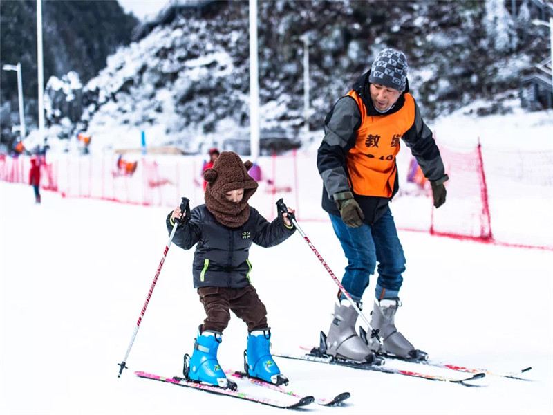 茱萸山滑雪场