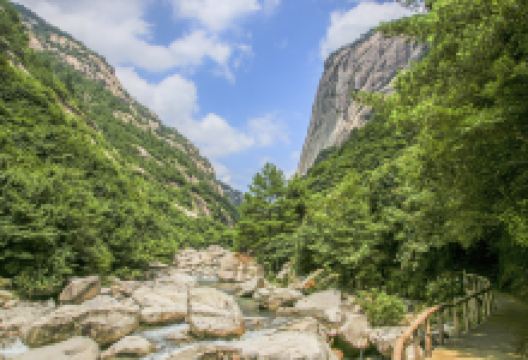 鄣山大峡谷景点图片