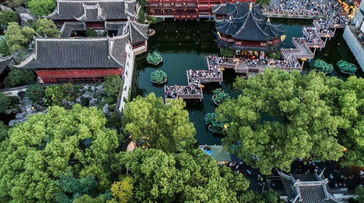 14-Day China Group Tours: Beijing, Tibet & Potala Palace, Chengdu, Shanghai