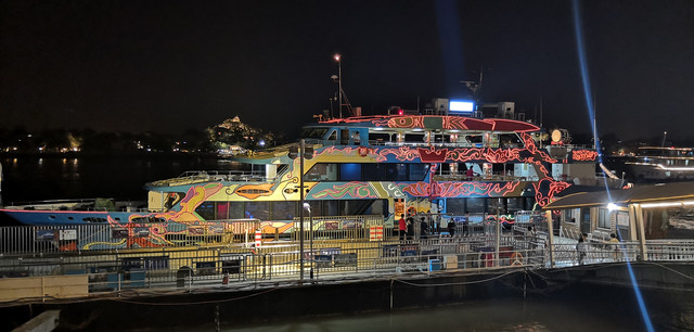 乘夜游大船,看厦门海上夜景