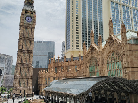 凤山国际大酒店主图